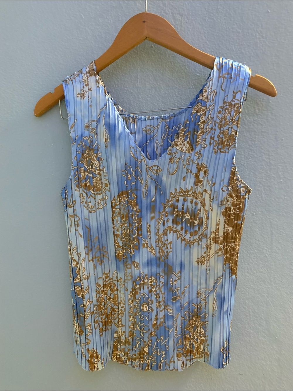 Jaipur Blue and Gold Floral Pleated Tank Top